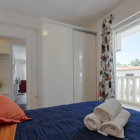 Ivon * イバン・ドーラッツ